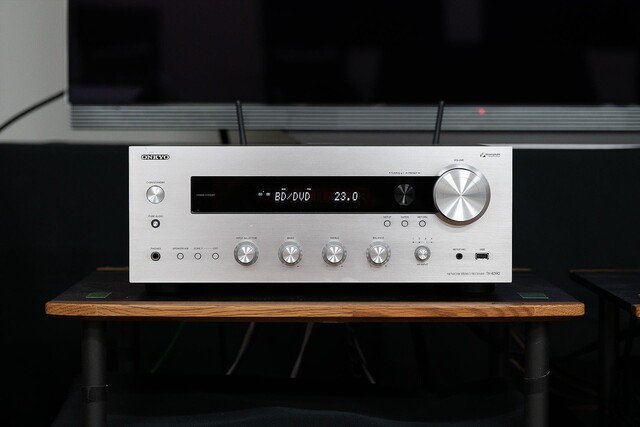 キレあるサウンドで満たされる、オンキヨーのオーディオアンプTX-8390
