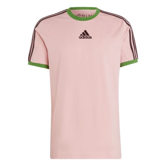 アディダスがNIGO®デザインによる桜餅のような色合いのサッカー日本