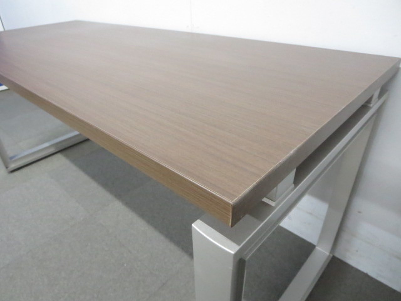 中古】インフューズ イトーキ/ITOKI 平机 285090 - 中古オフィス家具