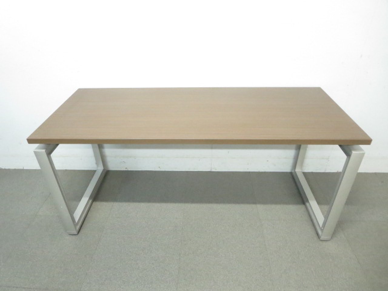 中古】インフューズ イトーキ/ITOKI 平机 285090 - 中古オフィス家具