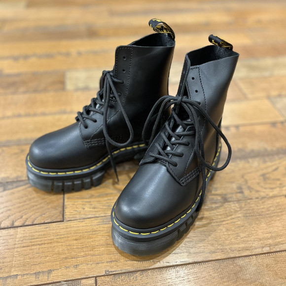 Dr.Martens 軽量厚底ブーツ AUDRICK 8-EYE BOOT | ドクターマーチン