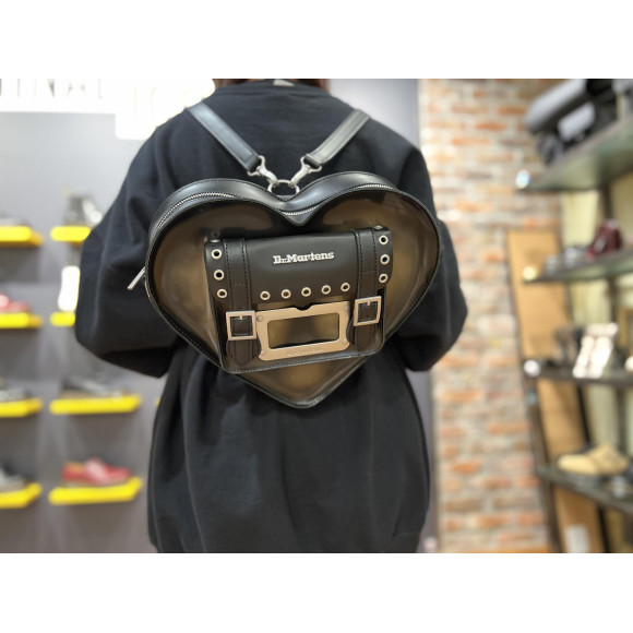 Dr.Martens ハート バックパック | ドクターマーチン・ショップ