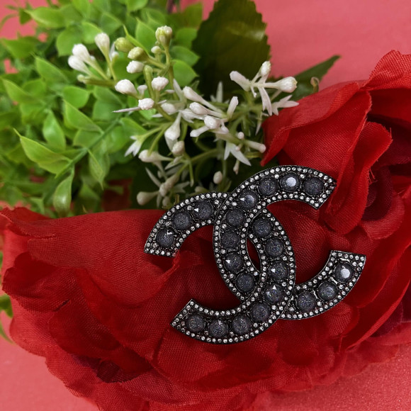 どの季節でも万能に使える☆CHANEL ブローチ | 大黒屋・ショップ