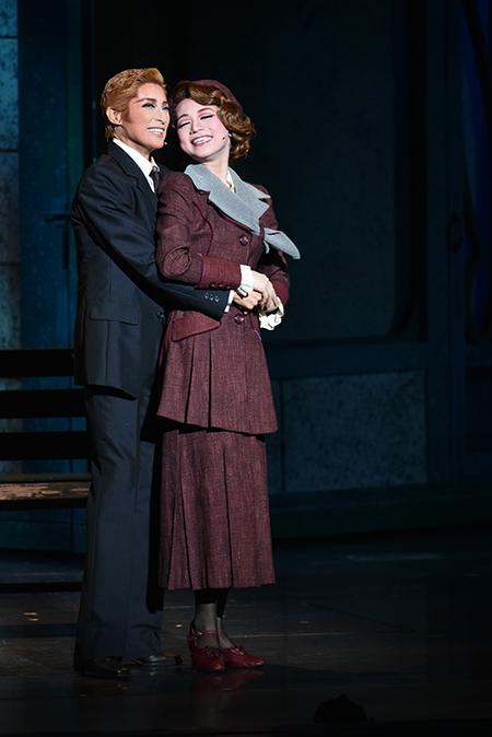 宝塚雪組、18年ぶりに再演の名作『凱旋門』 が開幕 | チケットぴあ