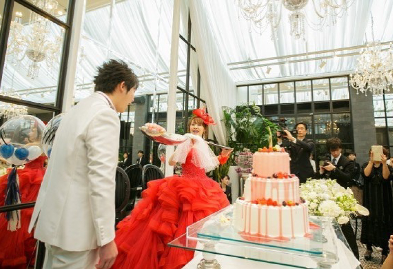 ファーストバイトは大きなスプーンに決まり！花嫁さまからのBIGな