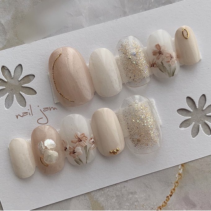 楽天市場】オーダーネイルチップ アイボリーの上品フラワーネイル