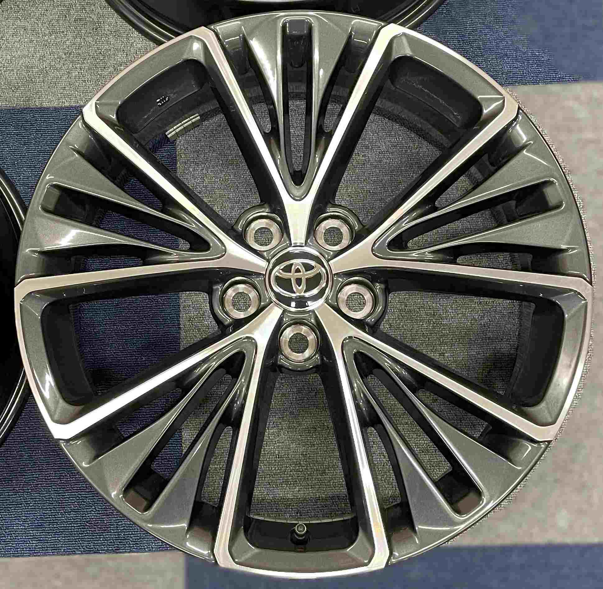 楽天市場】【新車外し品 中古】トヨタ 60系 プリウス 純正ホイール 4本