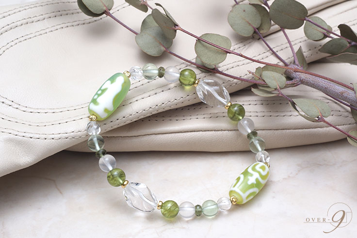 楽天市場】Lucky of circle -幸運の輪-『老玉髄 緑 双観音天珠 × 老