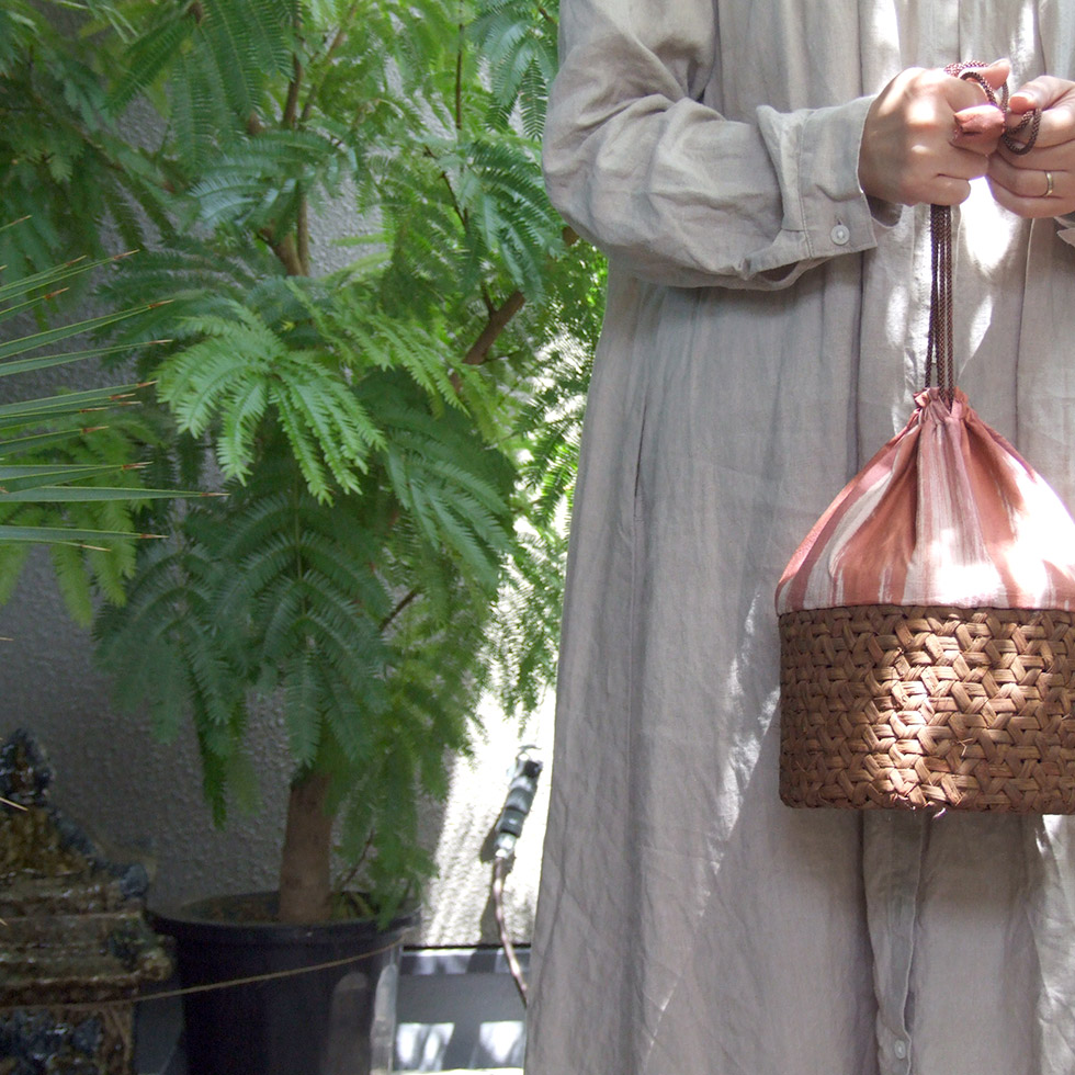 楽天市場】純国産 山葡萄かごバッグ 鉄線編み 巾着バッグ : おまめ