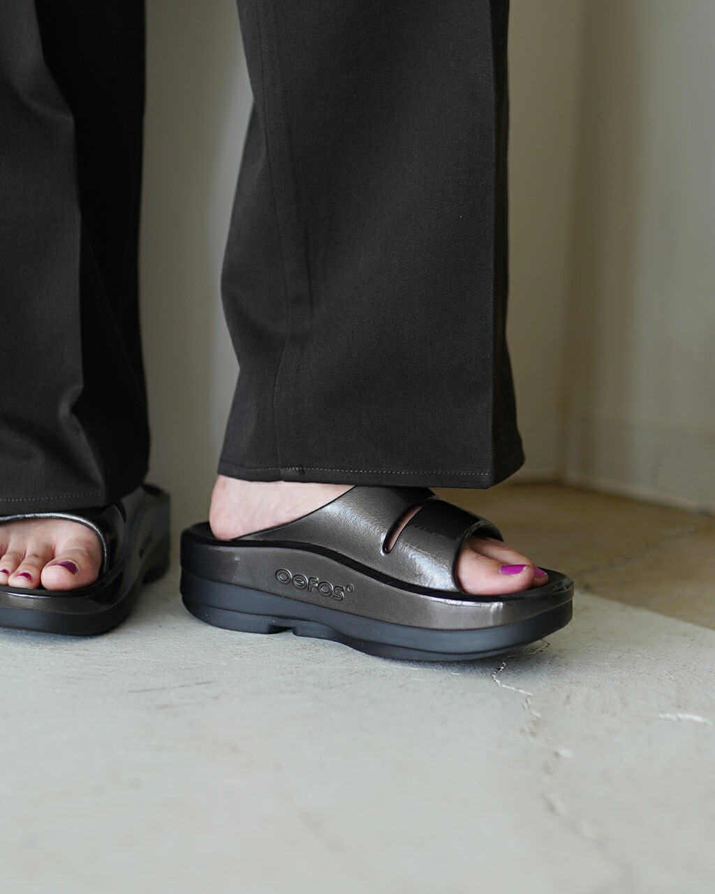 楽天市場】ウーフォス OOFOS ウーメガ ウーアー ラックス レディース