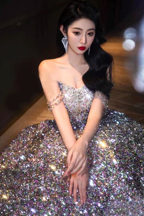 楽天市場】シルバー キラキラ ストーン 豪華な スッキリ Aラインドレス