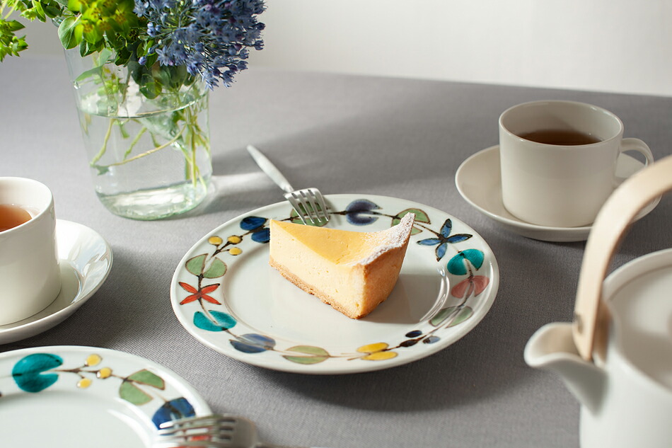 色絵花繋ぎ 平皿（徳永遊心） フリーデザイン ｜ 北欧・ロングライフ