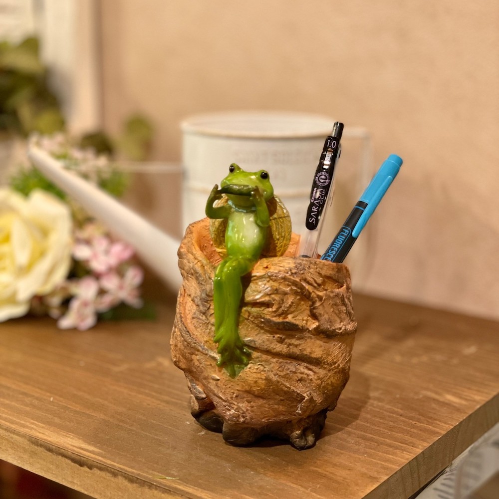 楽天市場】麦わら帽子蛙 植木鉢 小物入れ かえる カエル アマガエル