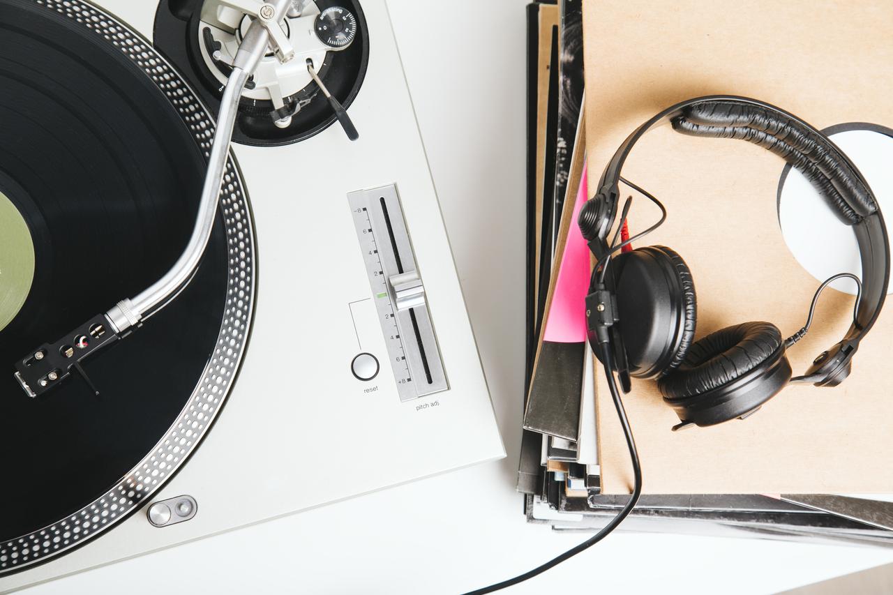 楽天市場】Sennheiser ゼンハイザー HD 25 密閉型ダイナミック