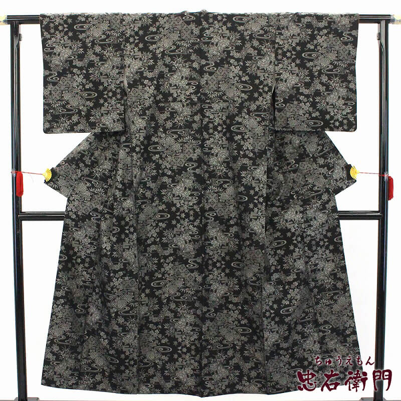 春一番の日に着たい色】リサイクル着物 紬 本場大島紬 証紙 レディース