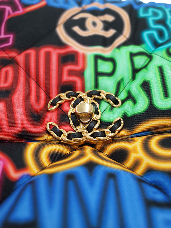 CHANEL】シャネル『シャネル19 ハンドバッグ ネオン』レディース