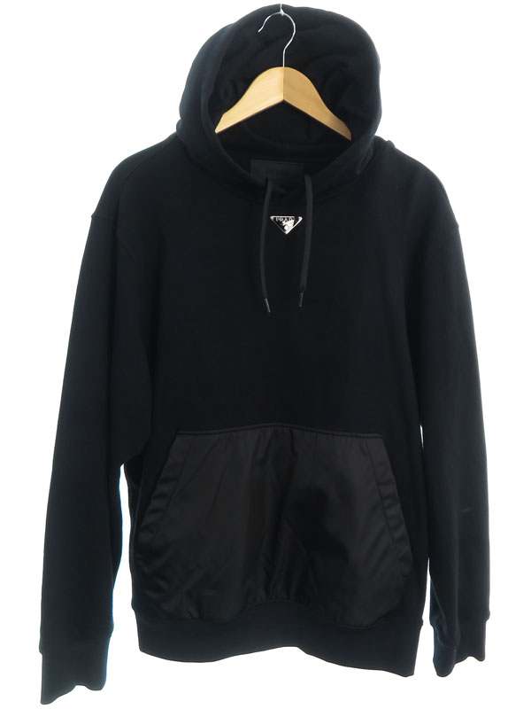 PRADA】プラダ『Re-Nylon 三角ロゴ トライアングルプレート スウェット