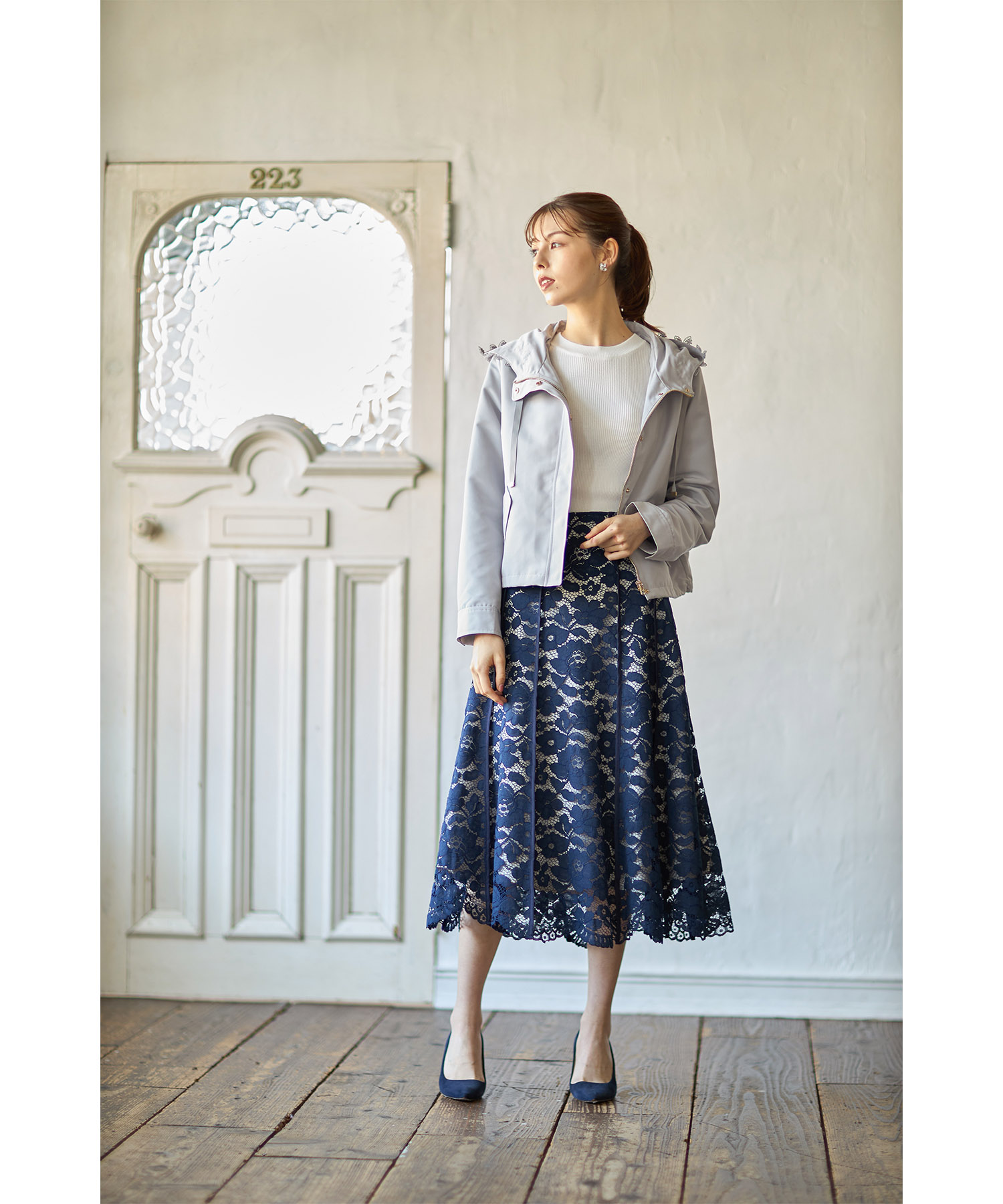 フードフラワーレース付きマウンテンパーカー