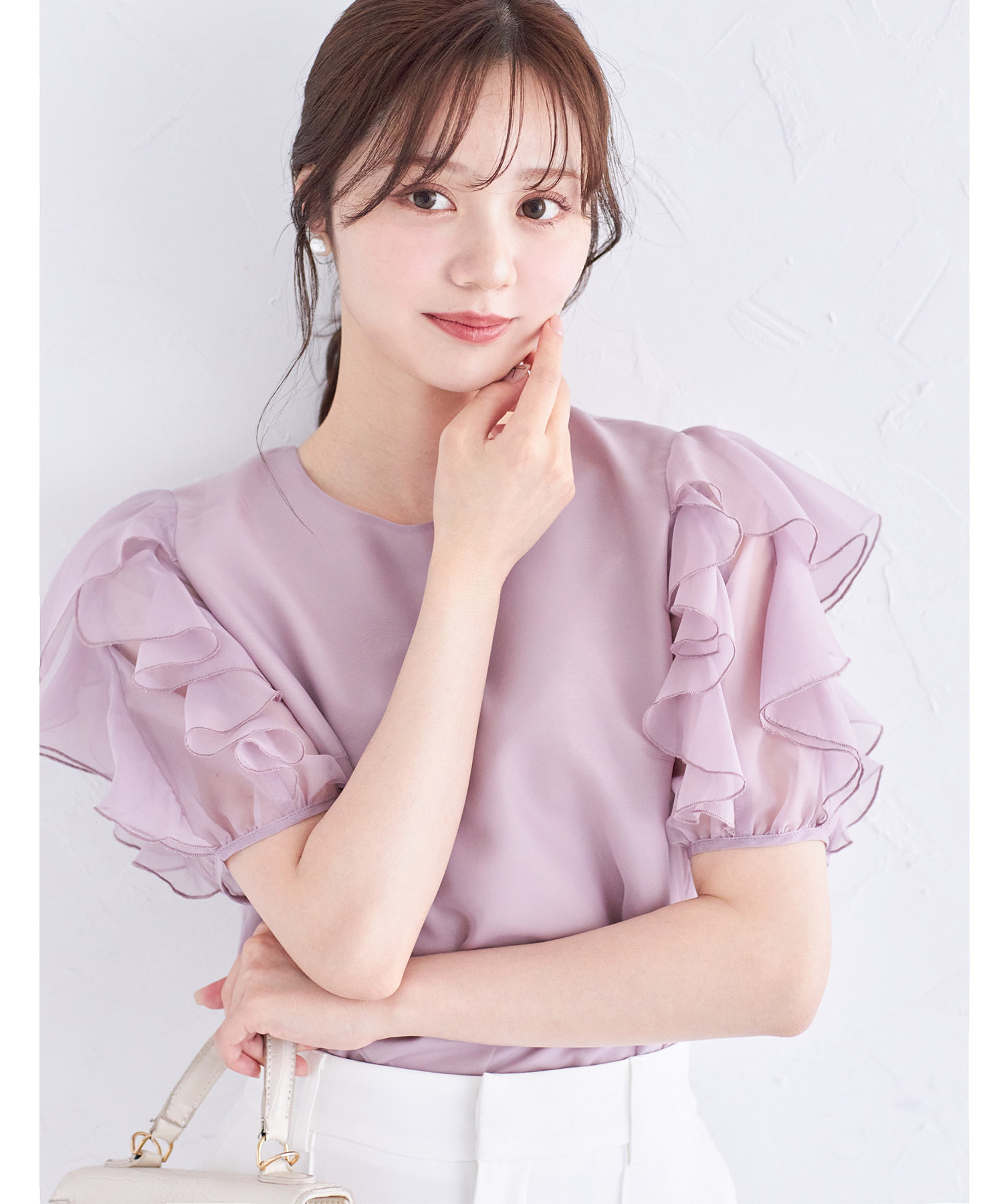 フリルスリーブシアーブラウス