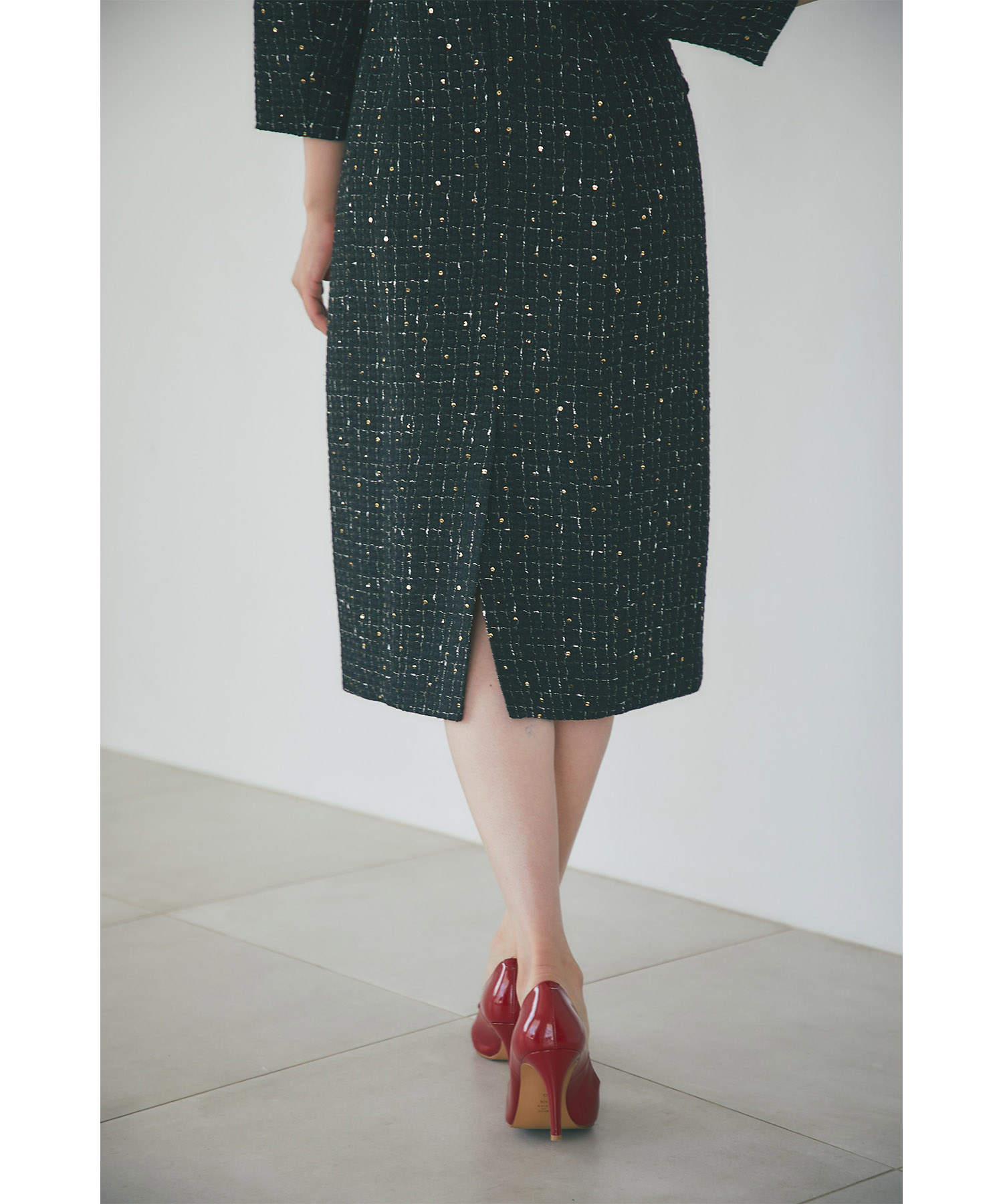 フラワー飾り釦付きスパンコールツイードタイトワンピース