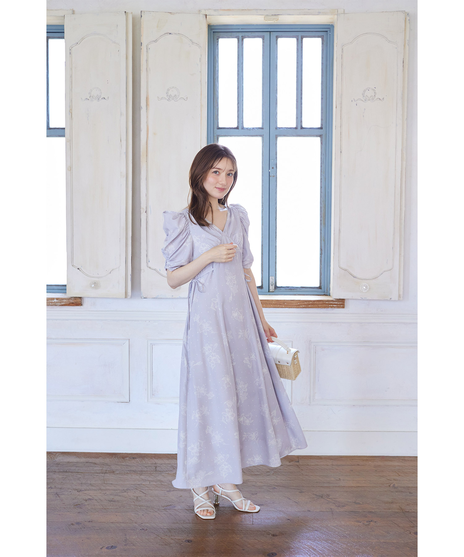 サイドリボン付きパワーショルダーフラワープリントワンピース