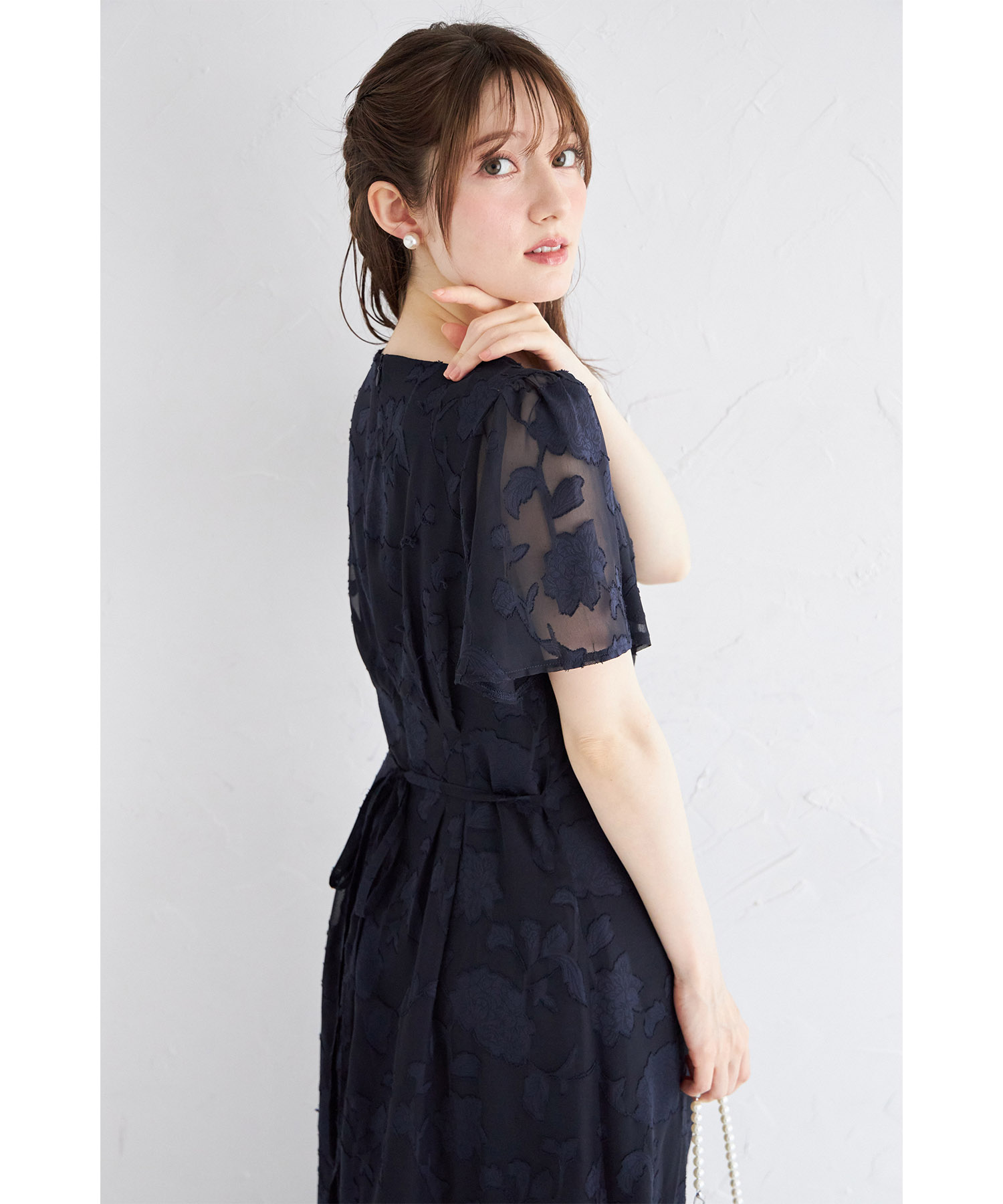 ウエストリボン付きパール装飾シアーフラワージャガードワンピース