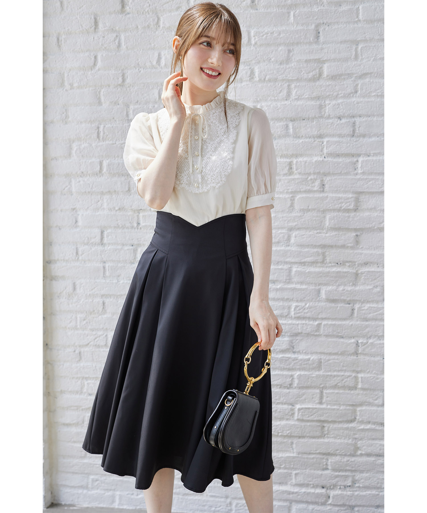 リボン＆パール付きレース装飾パフスリーブブラウス