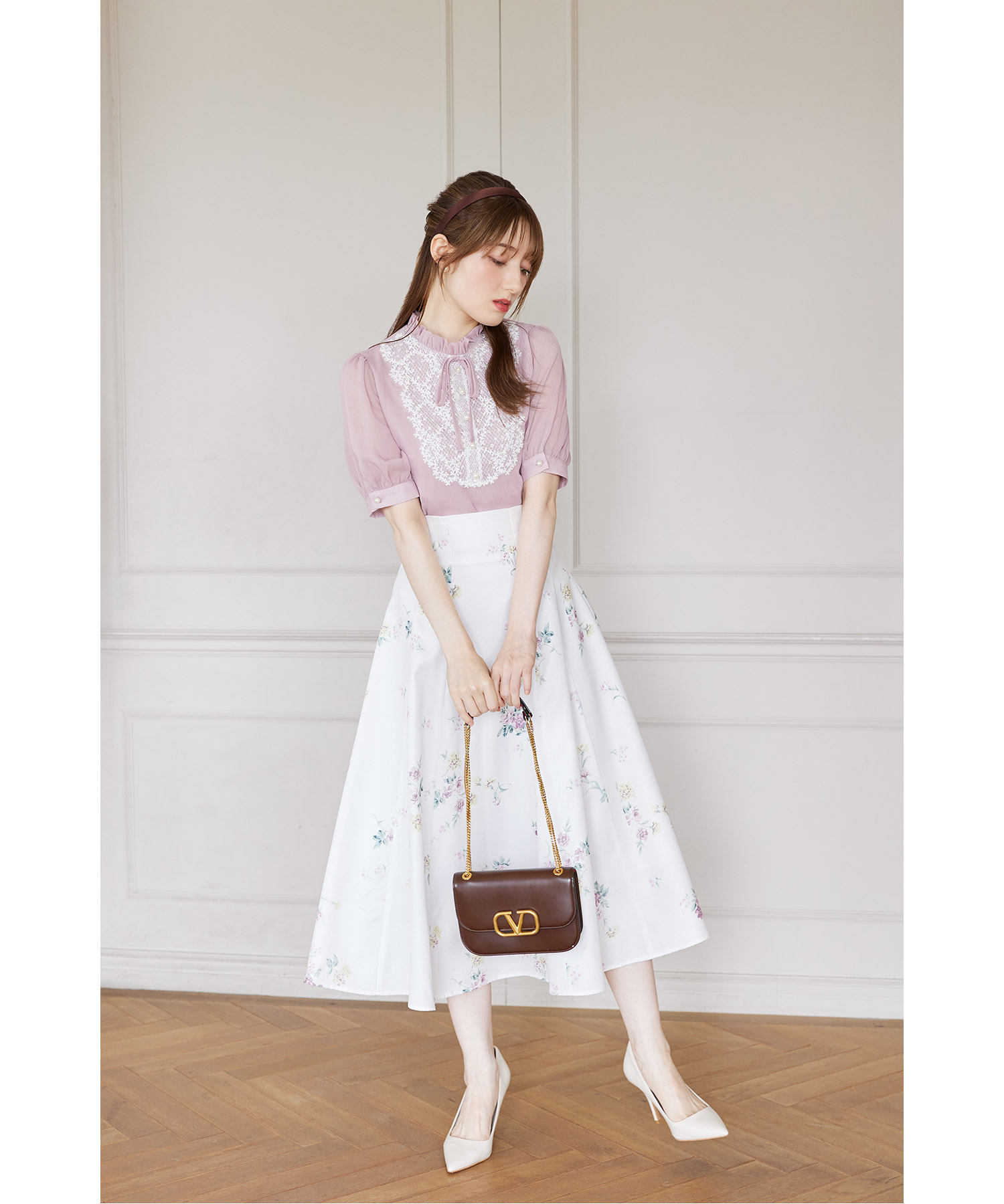 リボン＆パール付きレース装飾パフスリーブブラウス