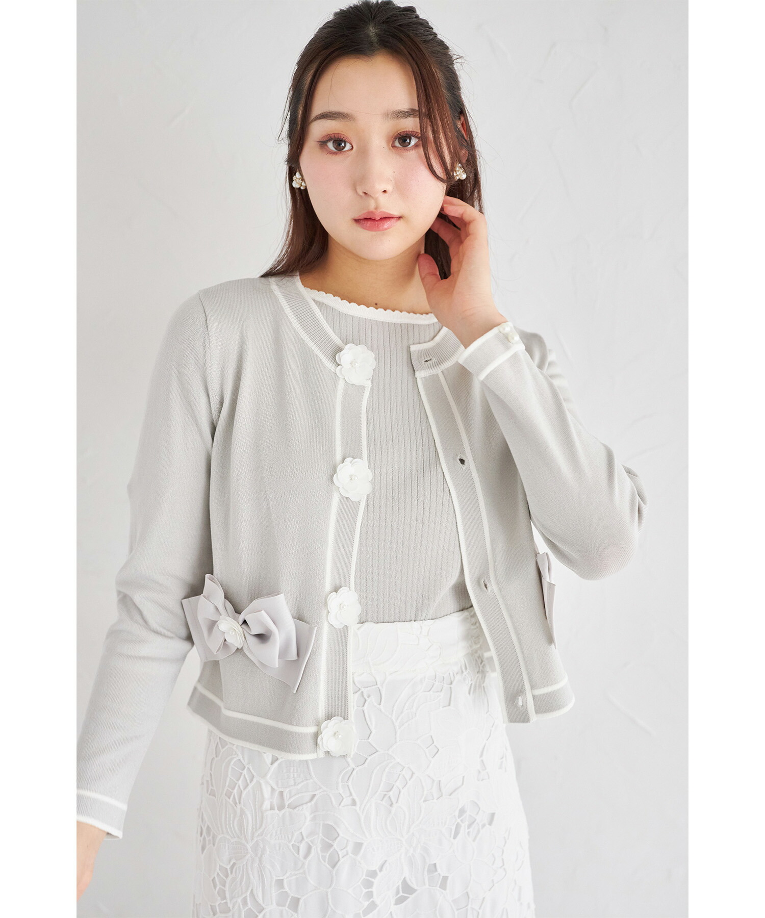 フラワーモチーフ＆リボン付きバイカラーニットカーディガン