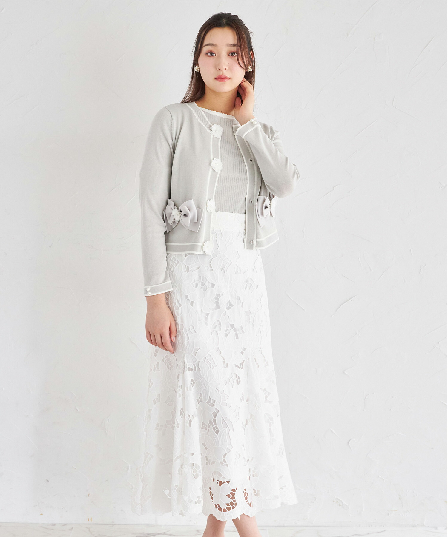 フラワーモチーフ＆リボン付きバイカラーニットカーディガン