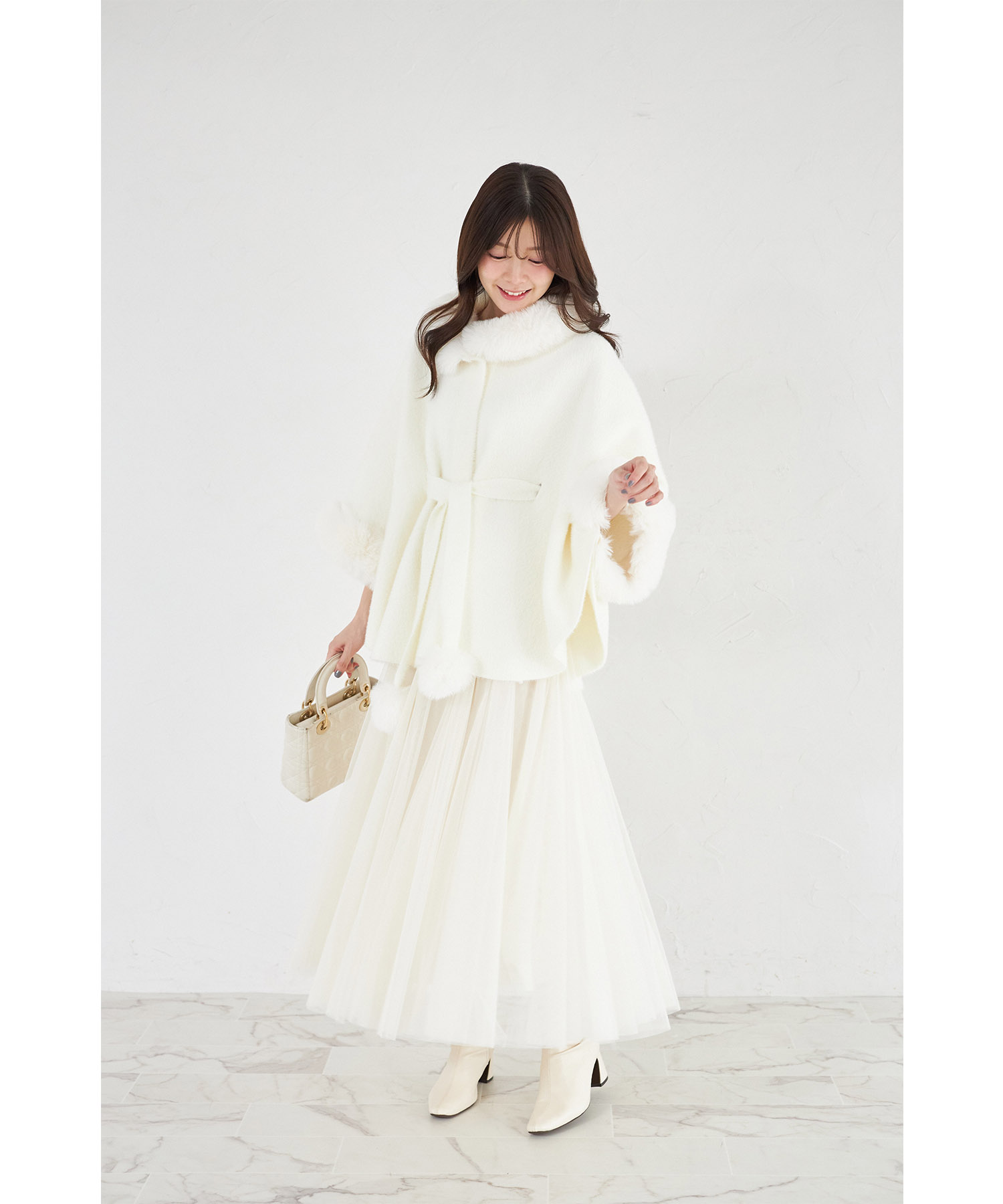 ファー付きポンチョ