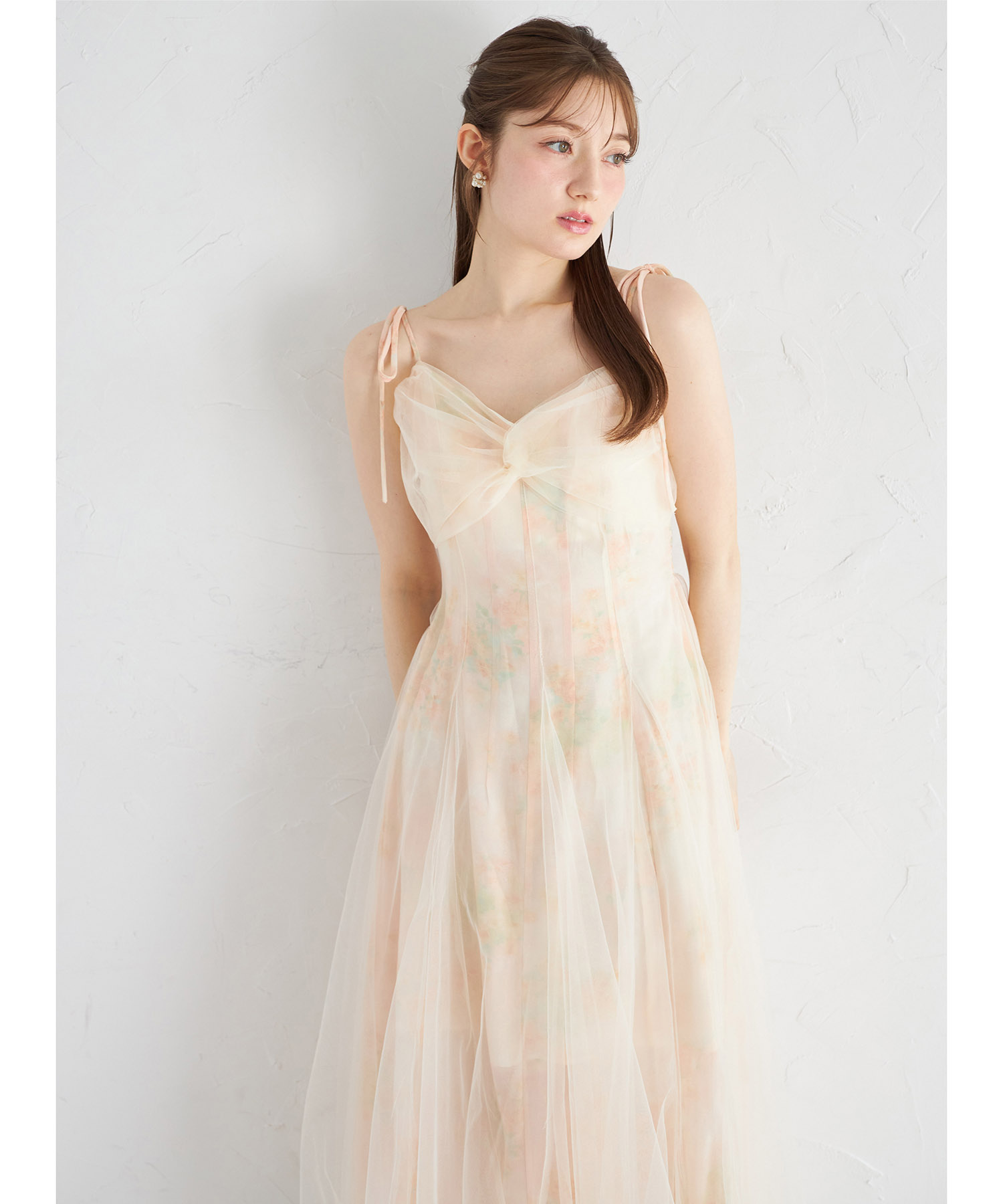 リボン付きフリルニットカーディガン×フラワーチュールプリントキャミ