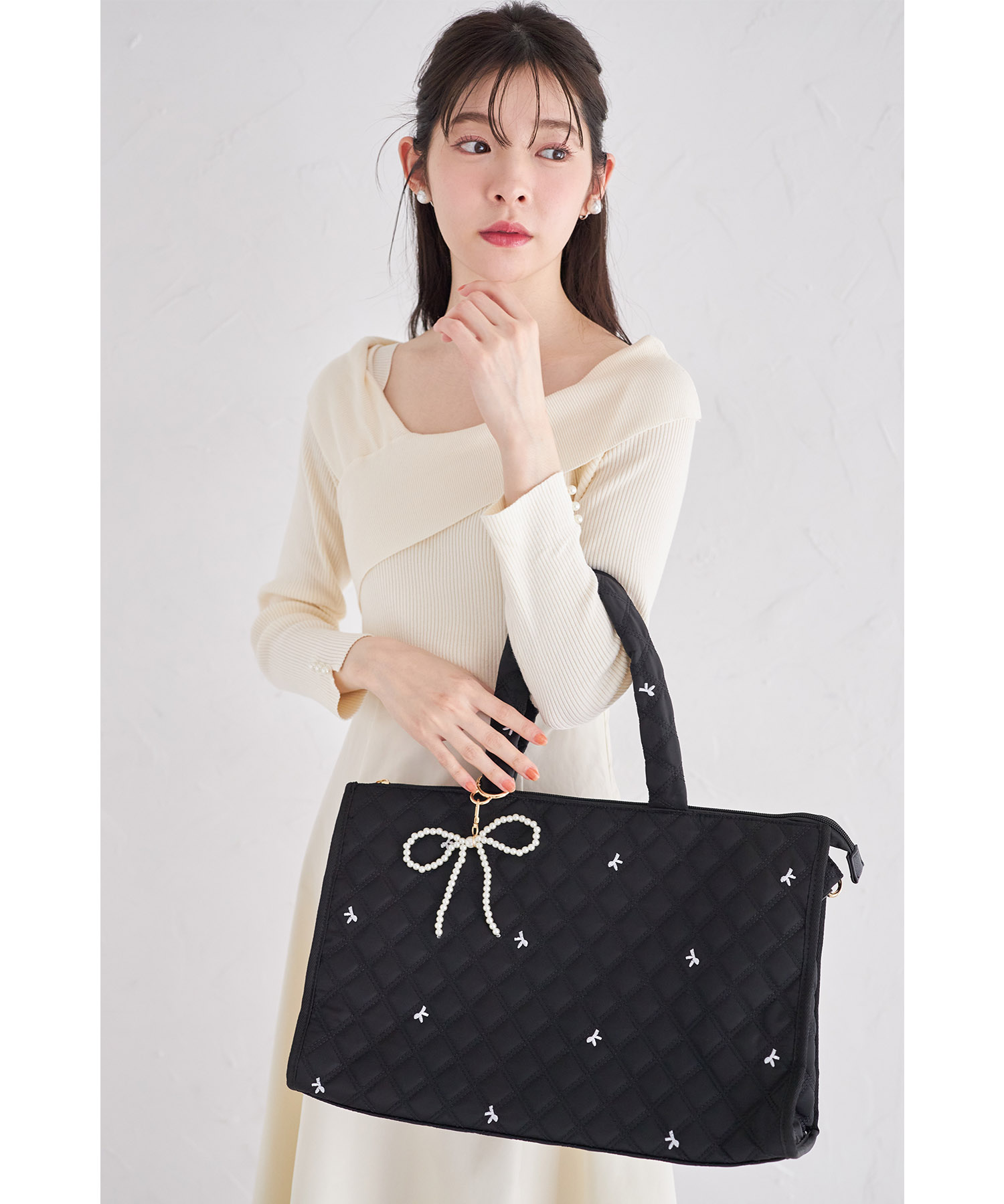 2WAYショルダー＆パールリボンチャーム付きリボン刺繍キルティング