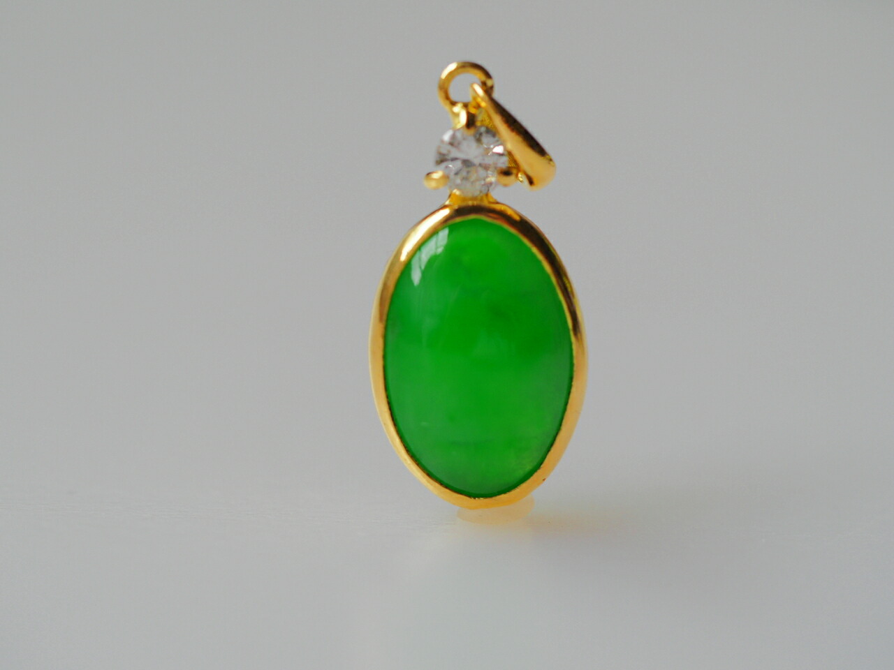 楽天市場】K18 翡翠 ダイヤモンド（3.6mm）ペンダントトップ 鑑別書付