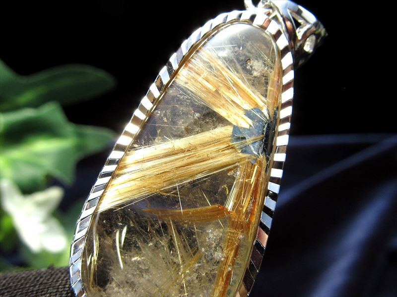 希少な太陽放射タイプ S級 ヘマタイト入り タイチン ゴールドルチル