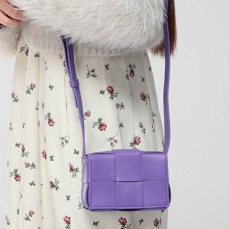 BOTTEGA VENETA (ボッテガ・ヴェネタ) イントレチャート ミニ レザー