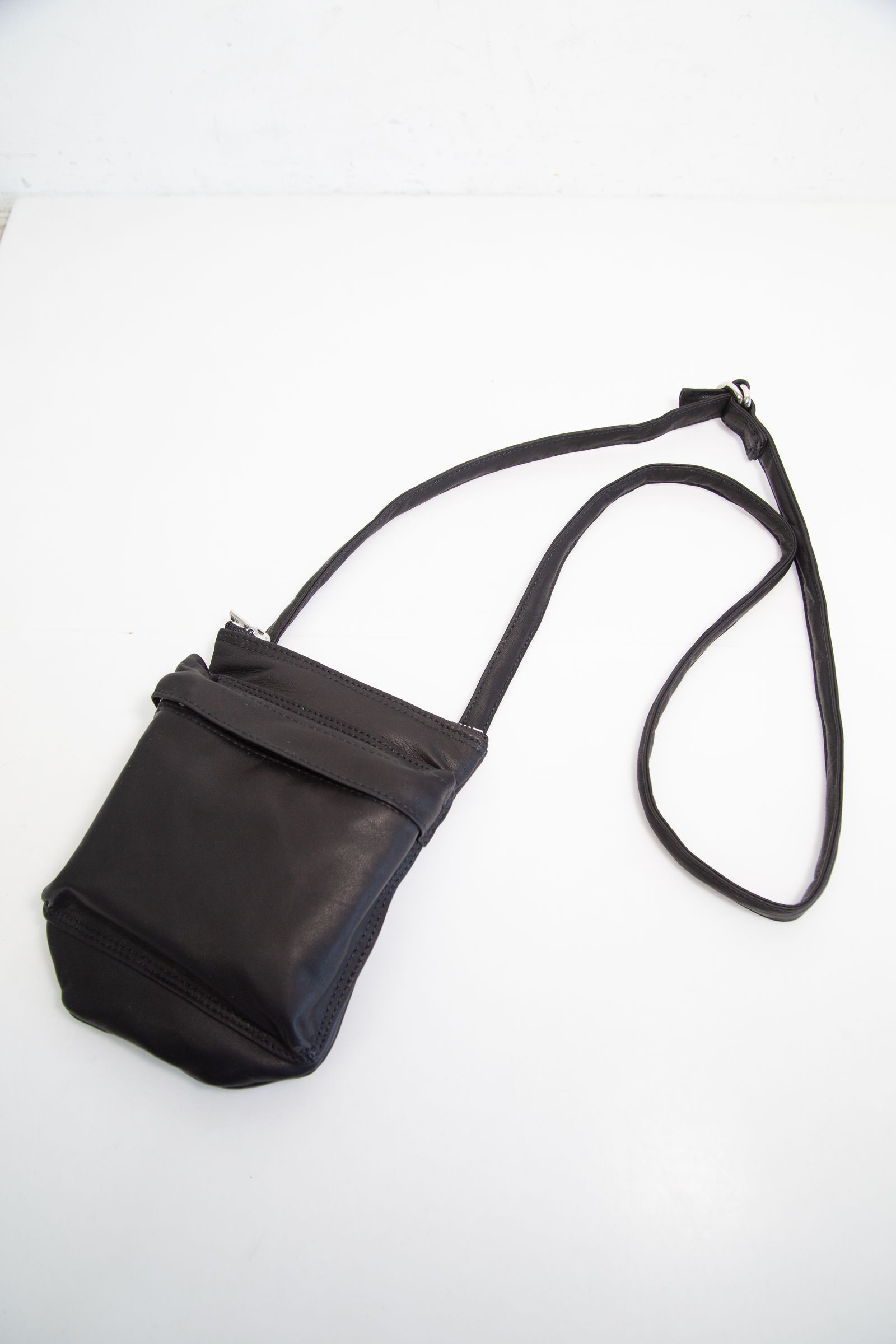 ISAMU KATAYAMA BACKLASH - ジジャパンステア ファニチャーレザー ミニ