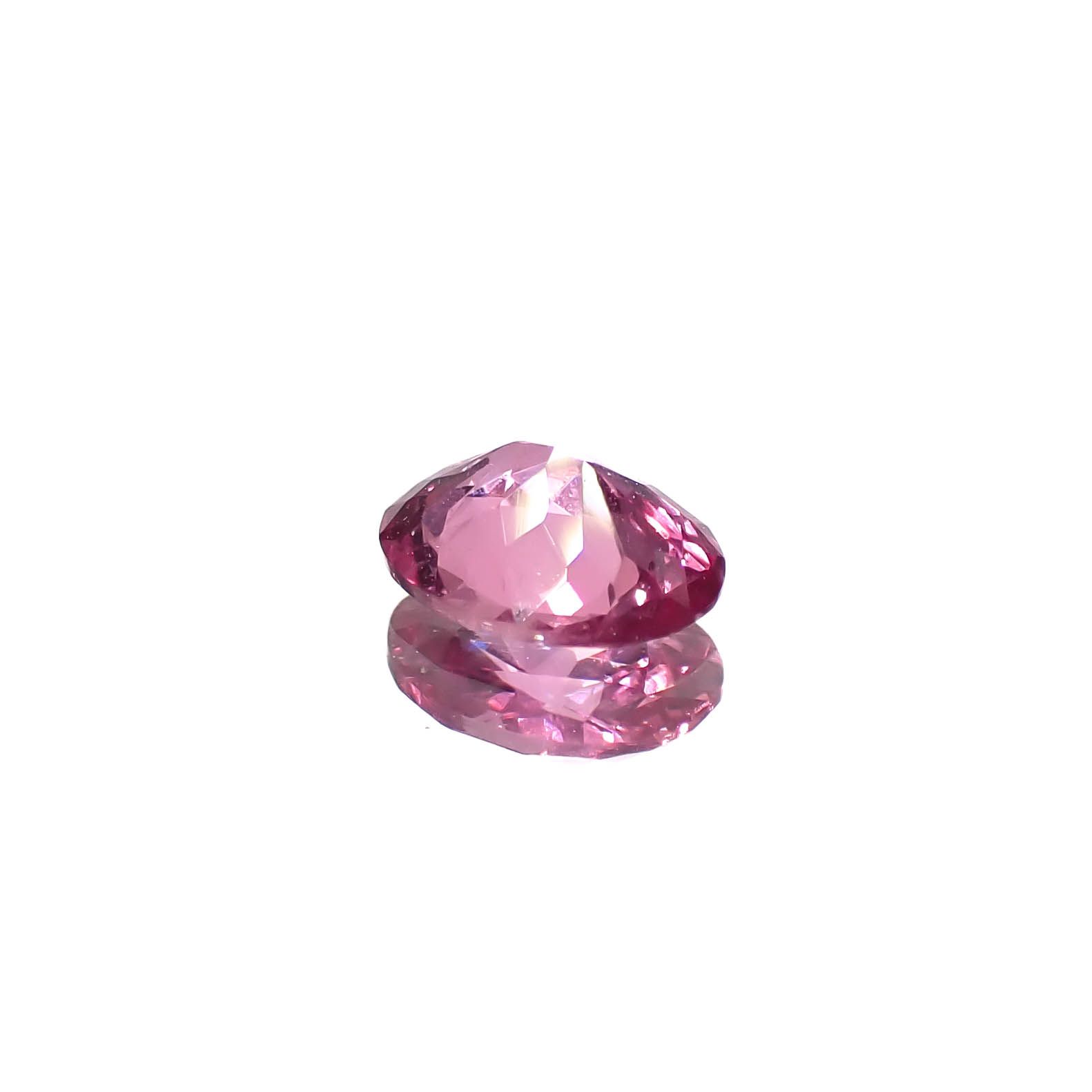 ピンクサファイア ビルマ/モザンビーク産 0.36ct / 5.2x3.9mm前後