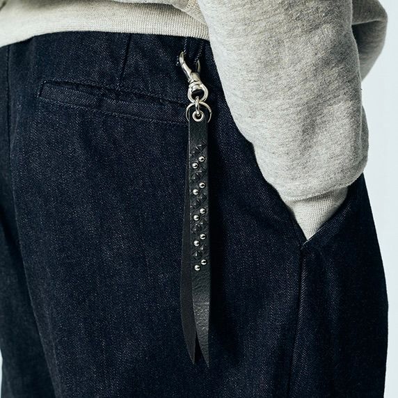 CALEE - 【残りわずか】Round & Pyramid Studs Leather Short Key Ring