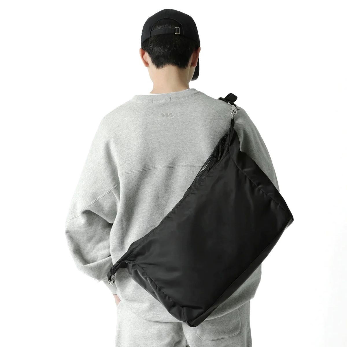 meltum - 【再販売通知受付可能】Pouch Shoulder Bag | ACRMTSM ONLINE