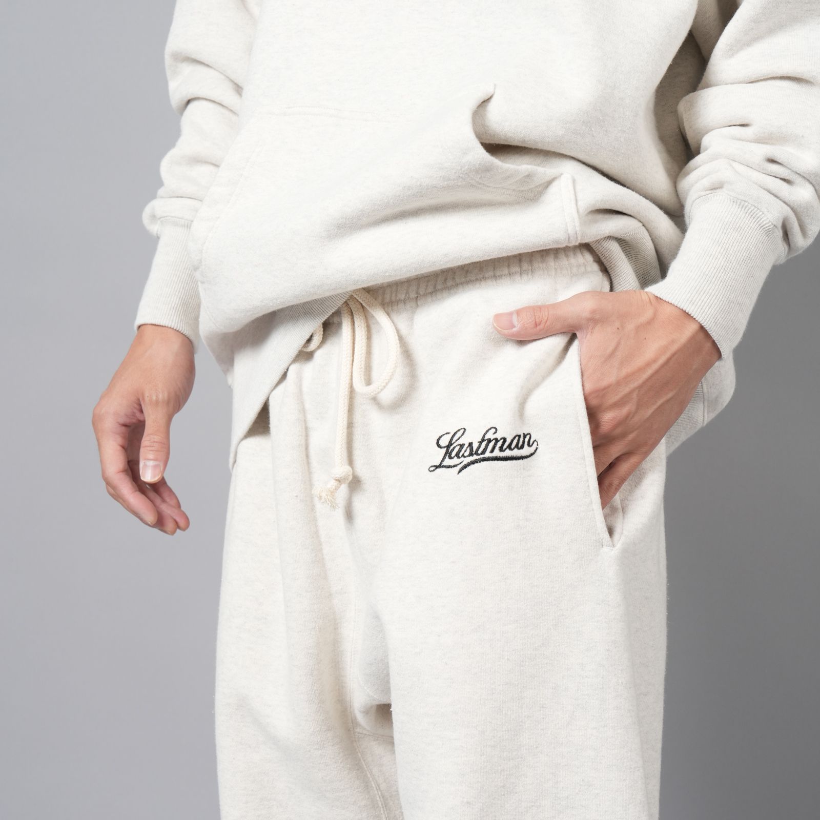 LASTMAN - 【ラスト1点】EMBROIDERED SWEAT PANTS 