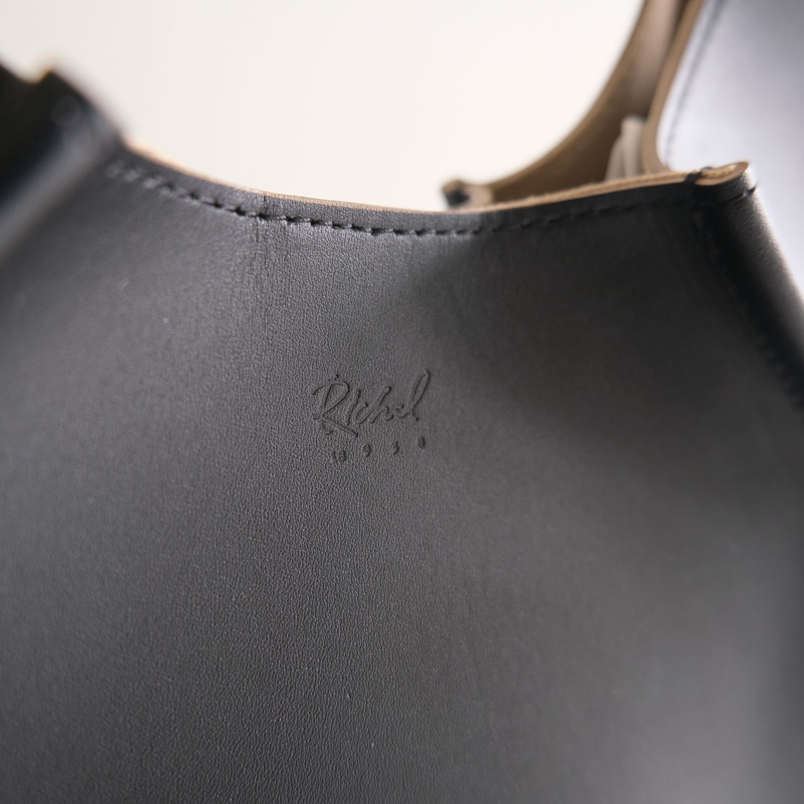 Rich I - S. CircleI Leather Handle Bag Small / バッグ / レザー