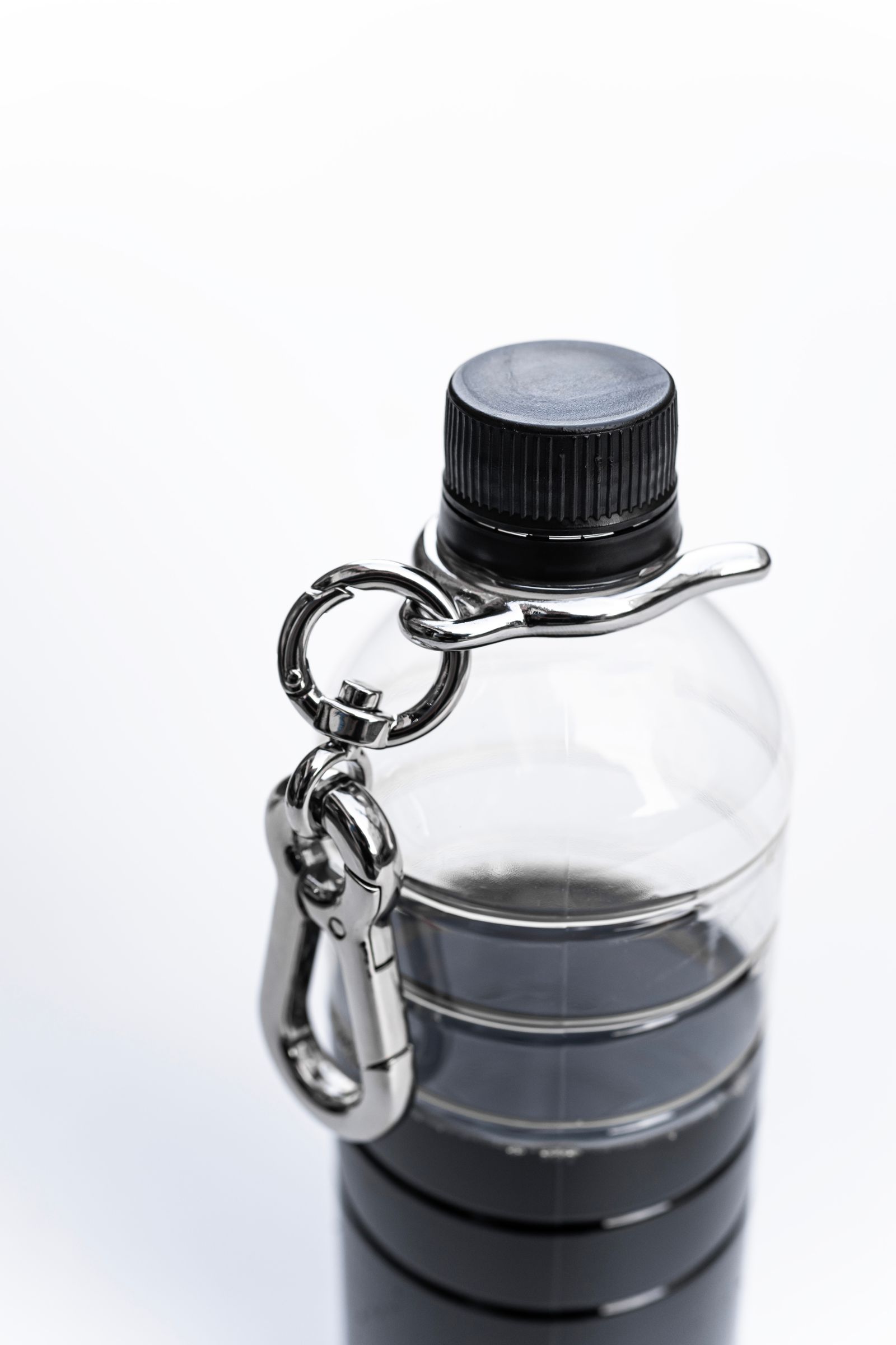 HIDAKA - PET BOTTLE HOLDER / SILVER | Retikle Online Store