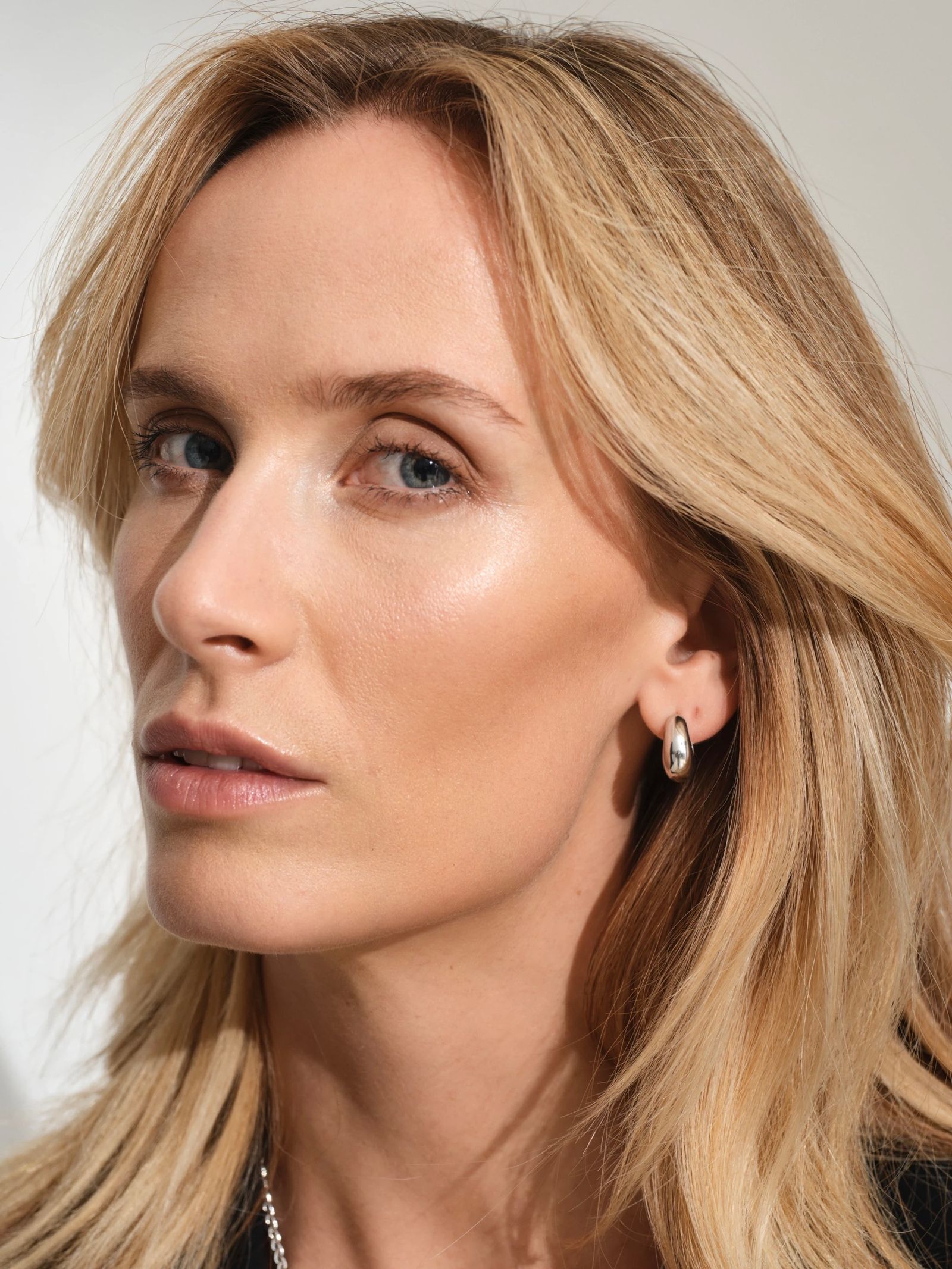 TOMWOOD - 【両耳用】アイス フープ スモール ピアス / ICE HOOP SMALL