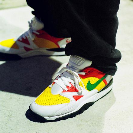 国内10月16日発売予定】シュプリーム × ナイキ エア クロス トレーナー