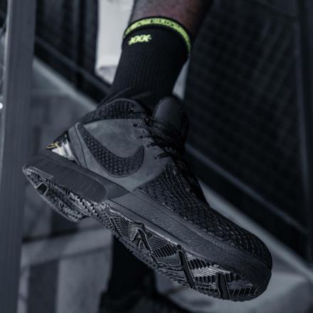 国内12月27日発売予定】 ナイキ コービー 4 プロトロ 