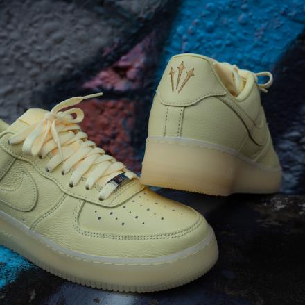 国内12月27日発売予定】 ドレイク × ナイキ ノクタ エアフォース 1