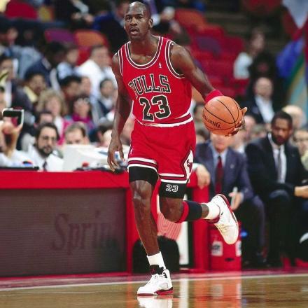 国内9月13日発売予定】 ナイキ エアジョーダン 5 ファイヤー レッド