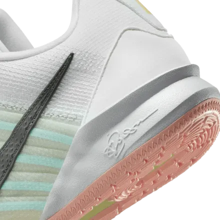 国内9月6日発売予定】ナイキ サブリナ 3 “サイレンサー” サミット