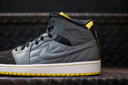 ナイキ エアジョーダン1 レトロ '99 クールグレー/ヴィブラント